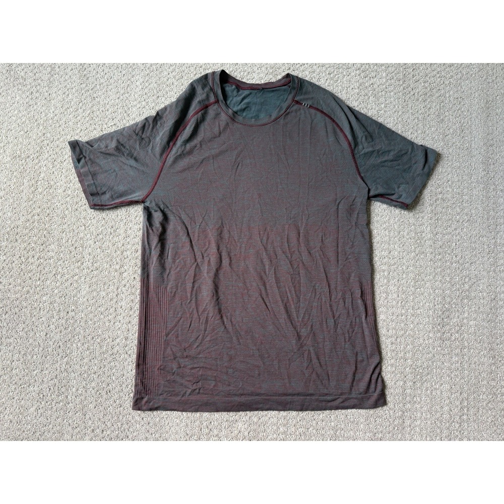 Lululemon Vent Tech Shirt Mens Medium Short Sleeve Shirt Blue Red Performance